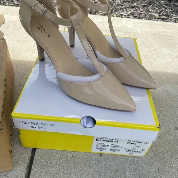 Worthington nude dress heels. 8.5M - Picture 2 of 6